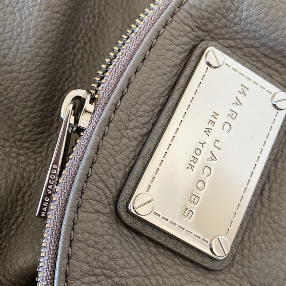 Marc Jacobs Natasha Bag New York Mini Crossbody Cement Gray - Picture 8 of 12